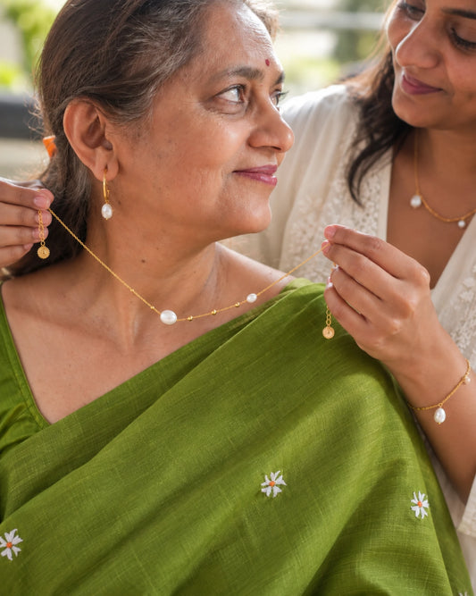Paired Pearl Necklace