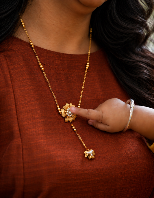 Mumma Bloom Y Necklace