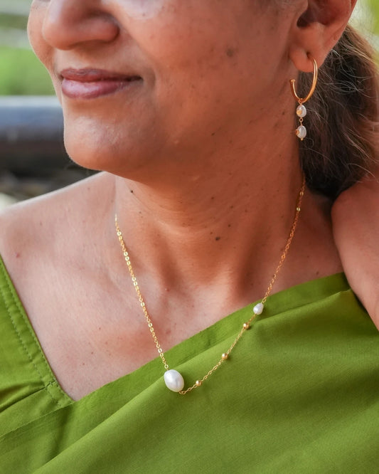 Paired Pearl Necklace