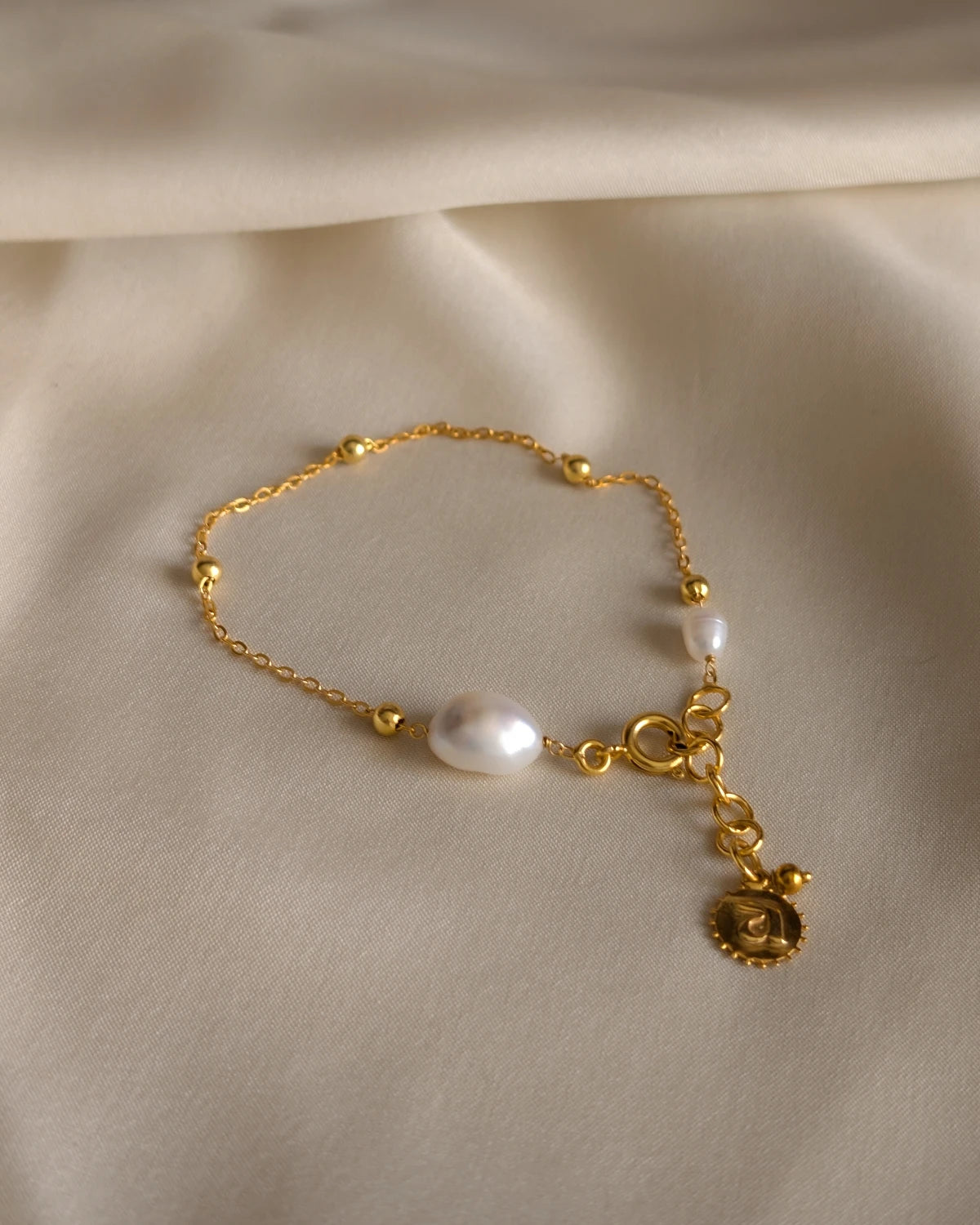 Paired Pearl Bracelet
