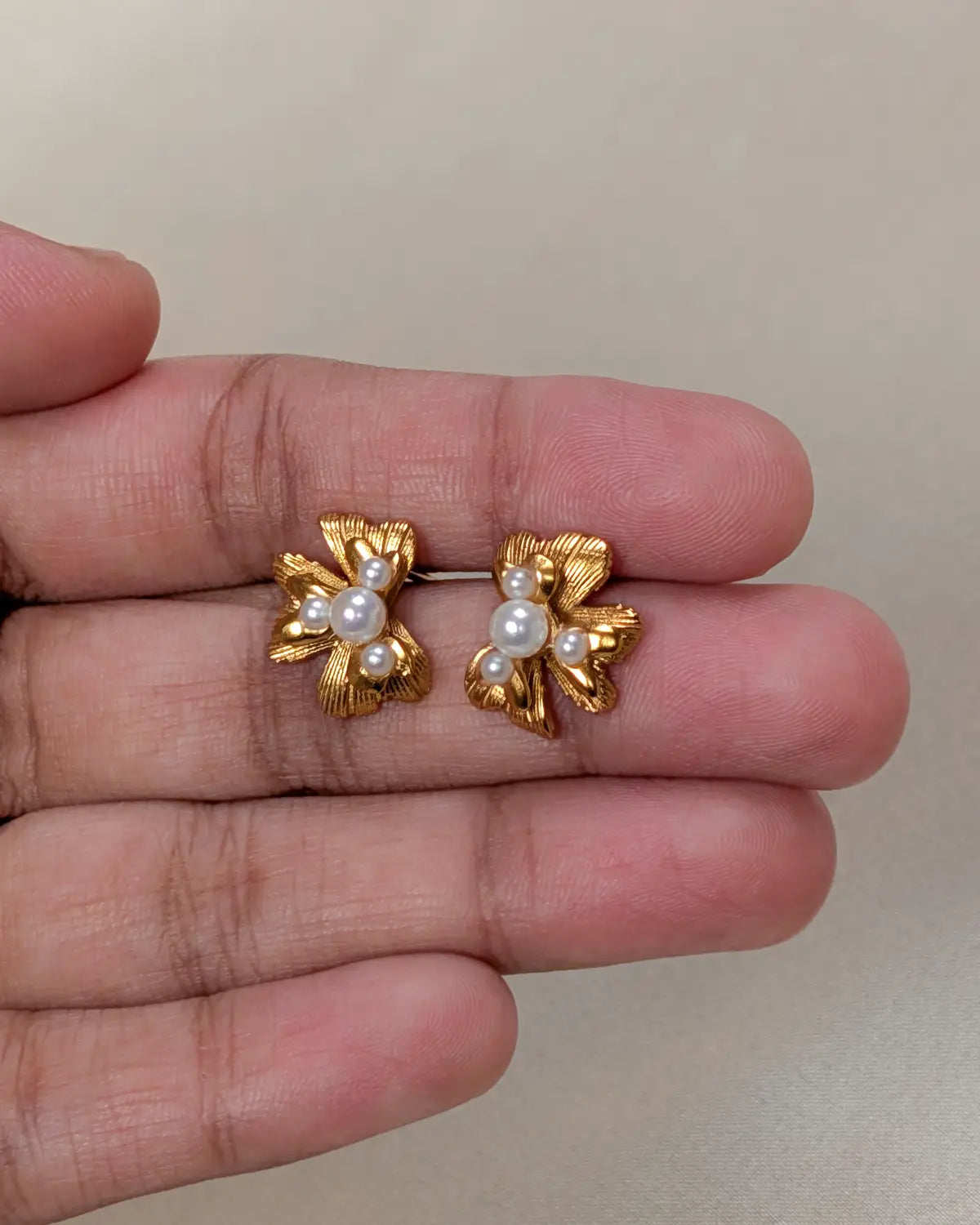 Pankhuri Studs