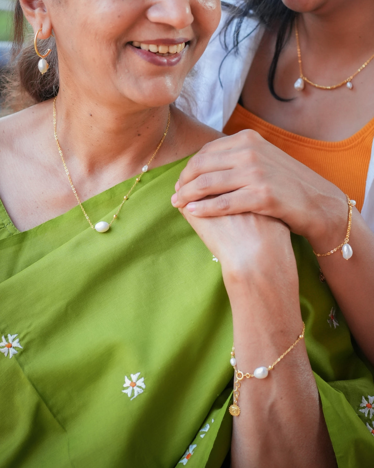 Paired Pearl Bracelet