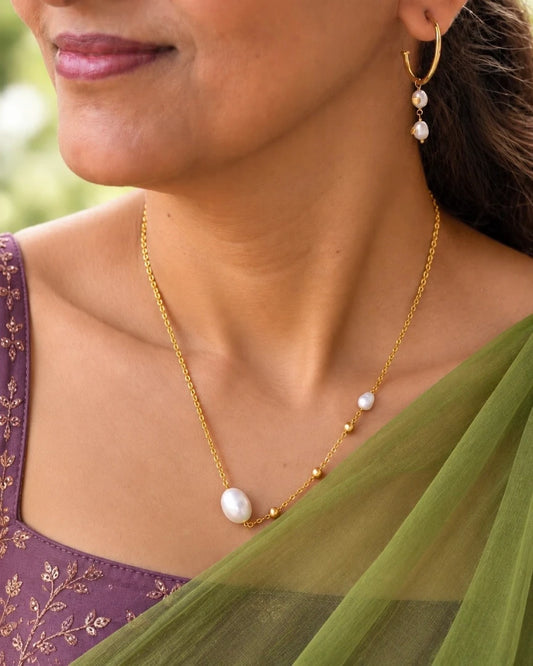 Paired Pearl Necklace