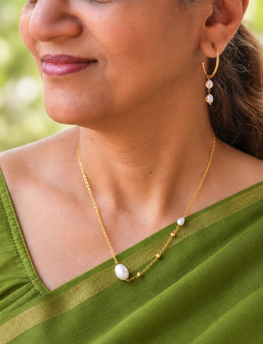 Paired Pearl Necklace