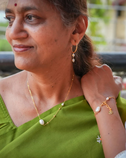 Paired Pearl Bracelet