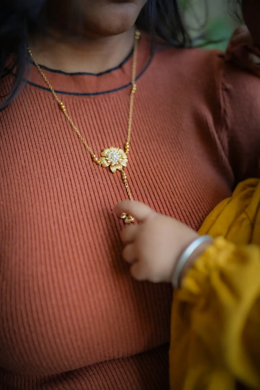 Mumma Bloom Y Necklace