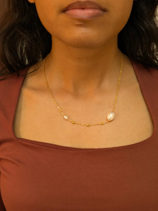 Paired Pearl Necklace