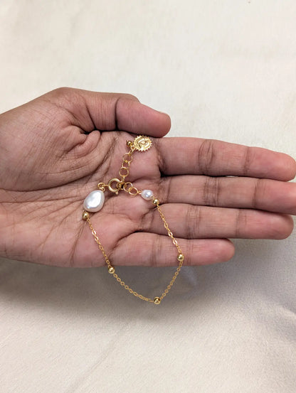 Paired Pearl Bracelet