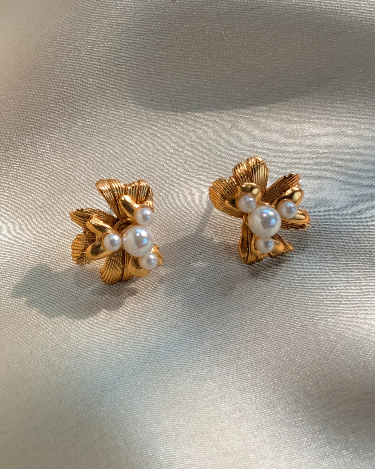 Pankhuri Studs