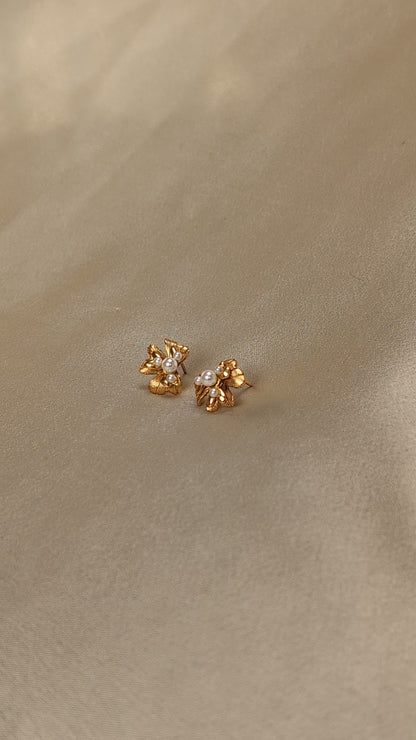 Pankhuri Studs