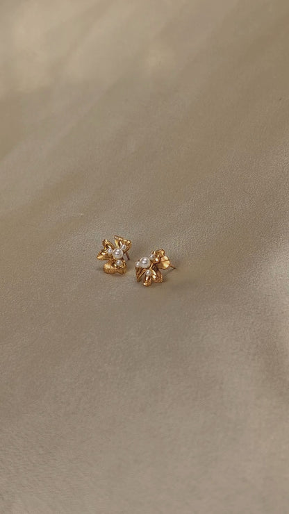 Pankhuri Studs